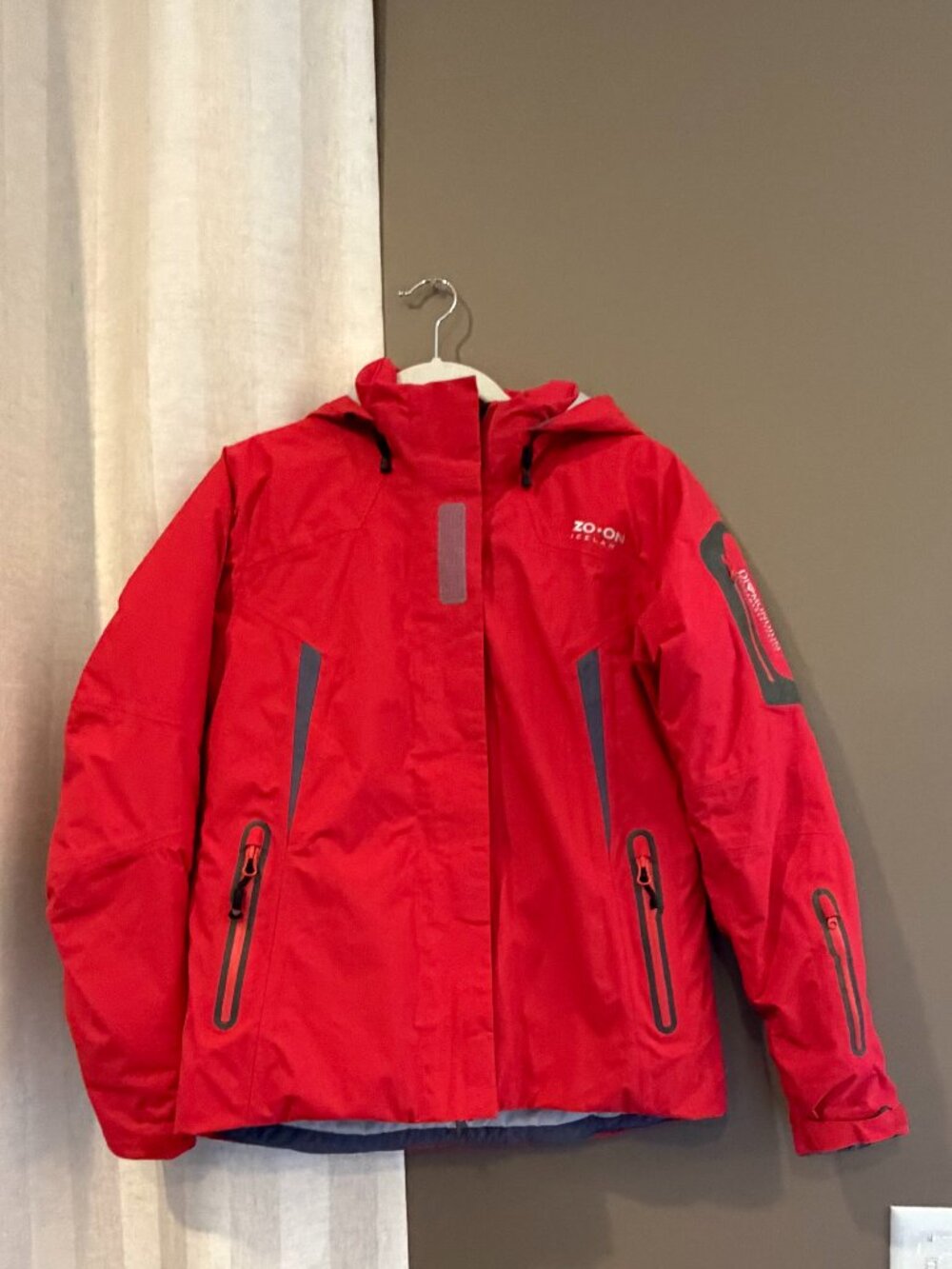 ZO ON Iceland Red Jacket Hooded Warm Winter Pockets Outdoor, Size 38 or Medium